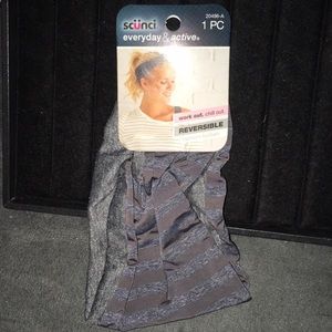 Scunci reversible fashion turban headband